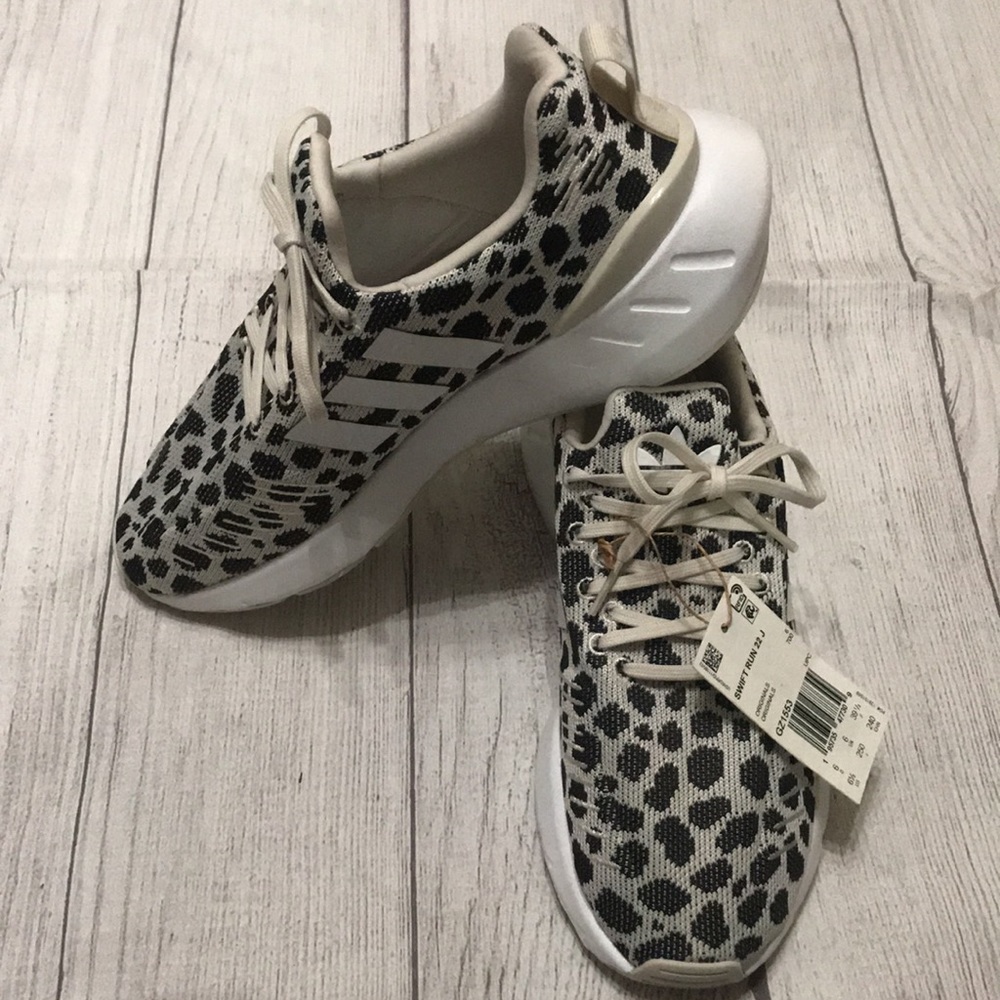 Adidas Swift Run 22.  Size 6.5– NEW without box - Picture 2 of 7